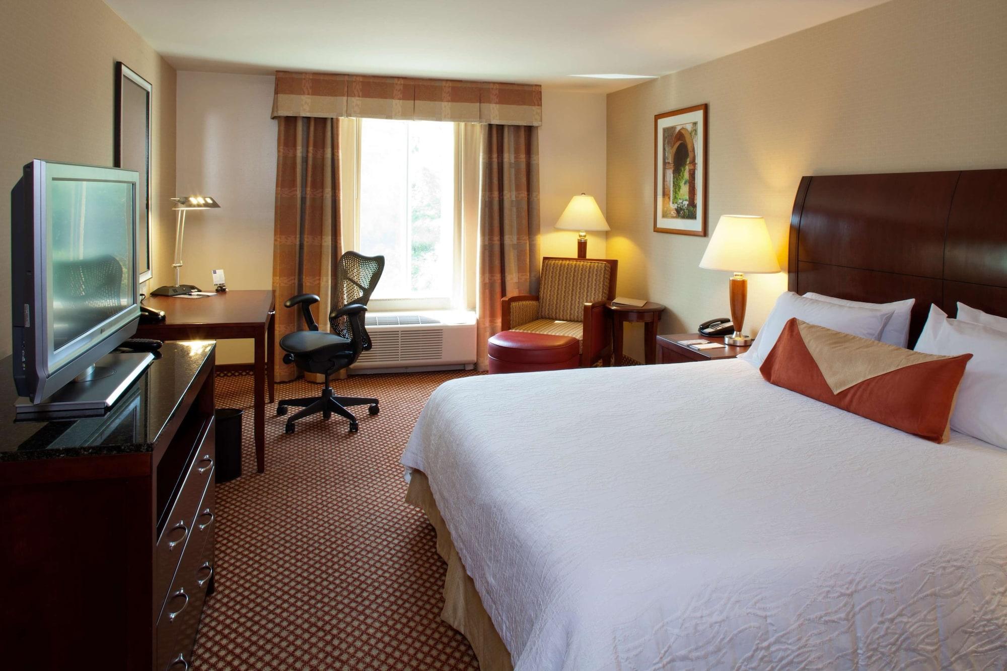 Hilton Garden Inn Riverhead Exteriör bild