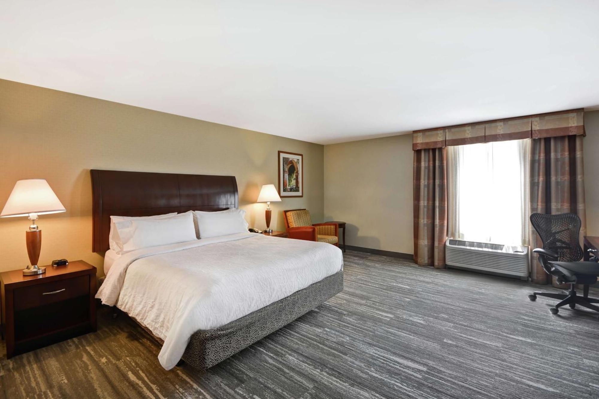 Hilton Garden Inn Riverhead Exteriör bild