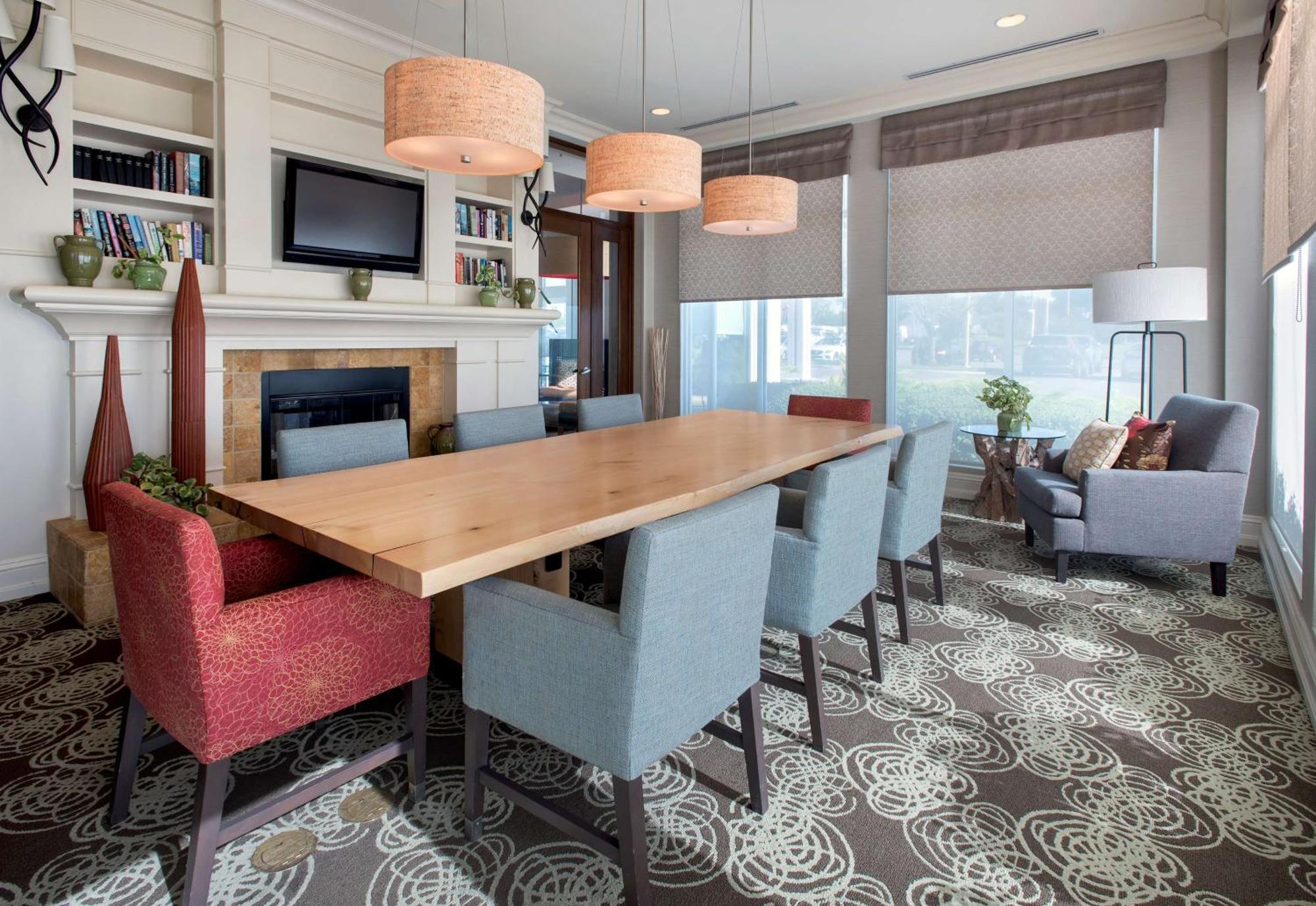 Hilton Garden Inn Riverhead Exteriör bild