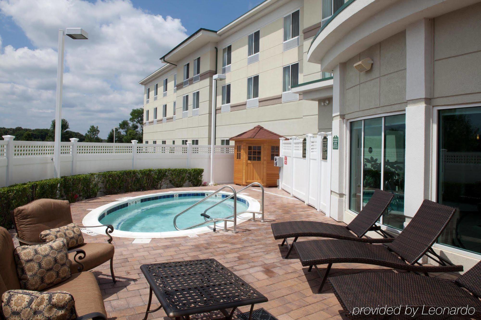 Hilton Garden Inn Riverhead Exteriör bild