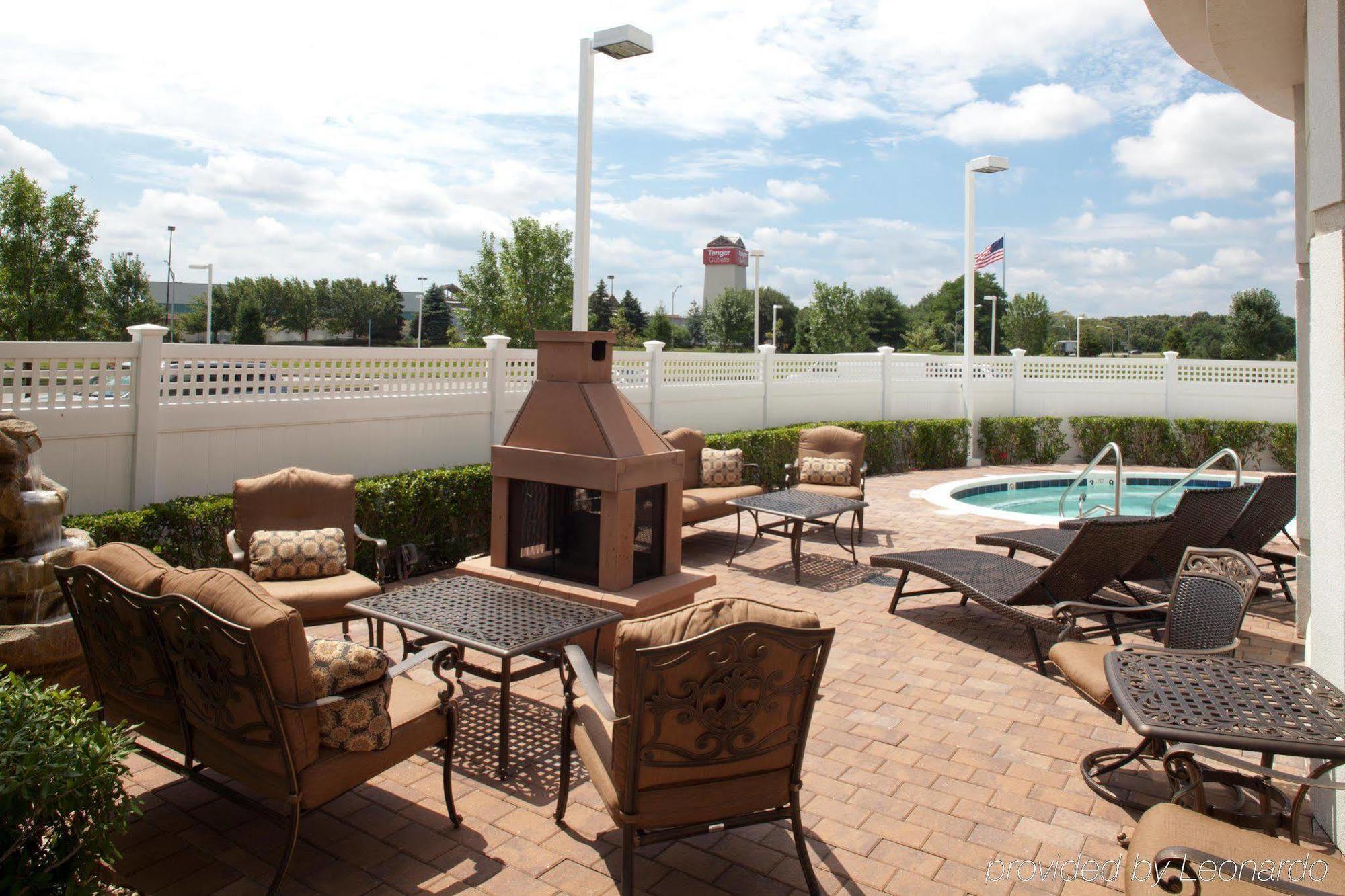 Hilton Garden Inn Riverhead Exteriör bild